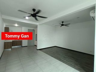 (Category: ) located in . Submitted by mudah806367 (Listing ID 1464540565, Image 1). Description: .