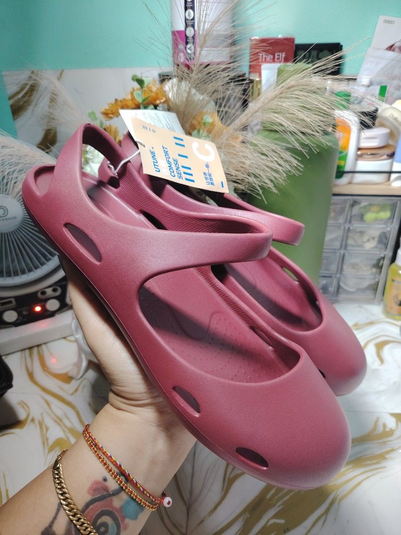 ❤️Utune❤️ (Category: Everything Else Others) located in Muntinlupa City. Submitted by liezel_closet (Listing ID 1464772489, Image 3). Description: New 41-42.