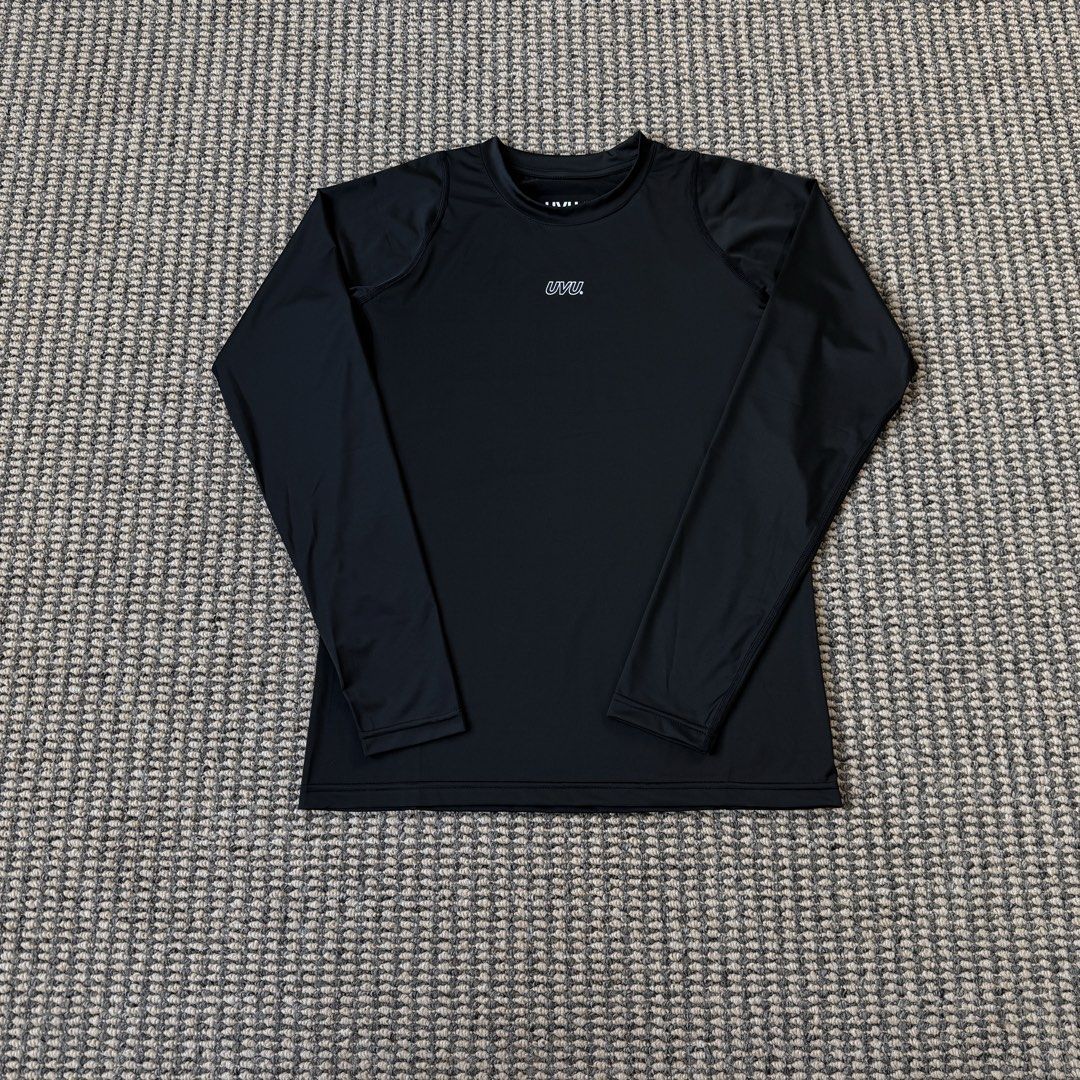 UVU Training Long Sleeve (Category: Activewear) located in Manila. Submitted by handoverfist (Listing ID 1464897756, Image 2). Description: Snug fit to show off them muscles 💪🏽.