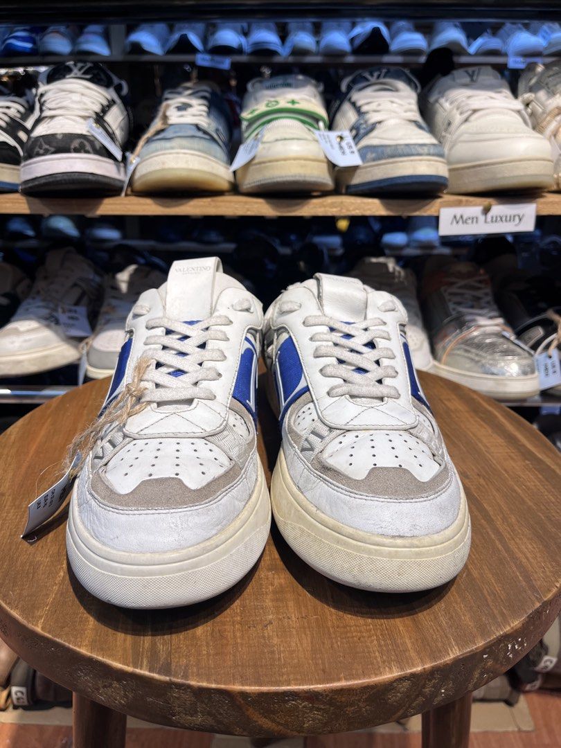 Valentino27.5cm (Category: Casual Shoes) located in Baguio. Submitted by shoelux (Listing ID 1464836739, Image 2). Description: .