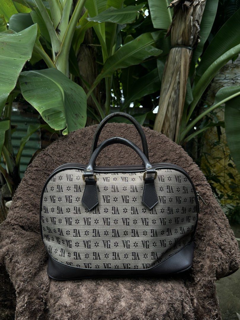 Valentino Ghiberty Handbag (Category: Shoulder Bags) located in Naga. Submitted by helloitsk20594 (Listing ID 1464815540, Image 3). Description: 🏷️ 𝙈𝙄𝙉𝙀: ₱450 𝑪𝒐𝒏𝒅𝒊𝒕𝒊𝒐𝒏: 10/10 condition 𝙄𝙨𝙨𝙪𝙚/𝙨: none 𝘿𝙞𝙢𝙚𝙣𝙨𝙞𝙤𝙣𝙨: 10 x 15 inches ————𝗠𝗨𝗦𝗧 𝗥𝗘𝗔𝗗!———— 📌𝙋𝙡𝙚𝙖𝙨𝙚 𝙧𝙚𝙡𝙮 𝙤𝙣 𝙩𝙖𝙜𝙨 𝙤𝙧 𝙙𝙤 𝙮𝙤𝙪 𝙤𝙬𝙣 𝙧𝙚𝙨𝙚𝙖𝙧𝙘𝙝 📌𝘼𝙪𝙩𝙝𝙚𝙣𝙩𝙞𝙘𝙞𝙩𝙮 𝙣𝙤𝙩 𝙨𝙩𝙖𝙩𝙚𝙙 𝙩𝙤 𝙖𝙫𝙤𝙞𝙙 𝙢𝙞𝙨𝙞𝙣𝙛𝙤𝙧𝙢𝙖𝙩𝙞