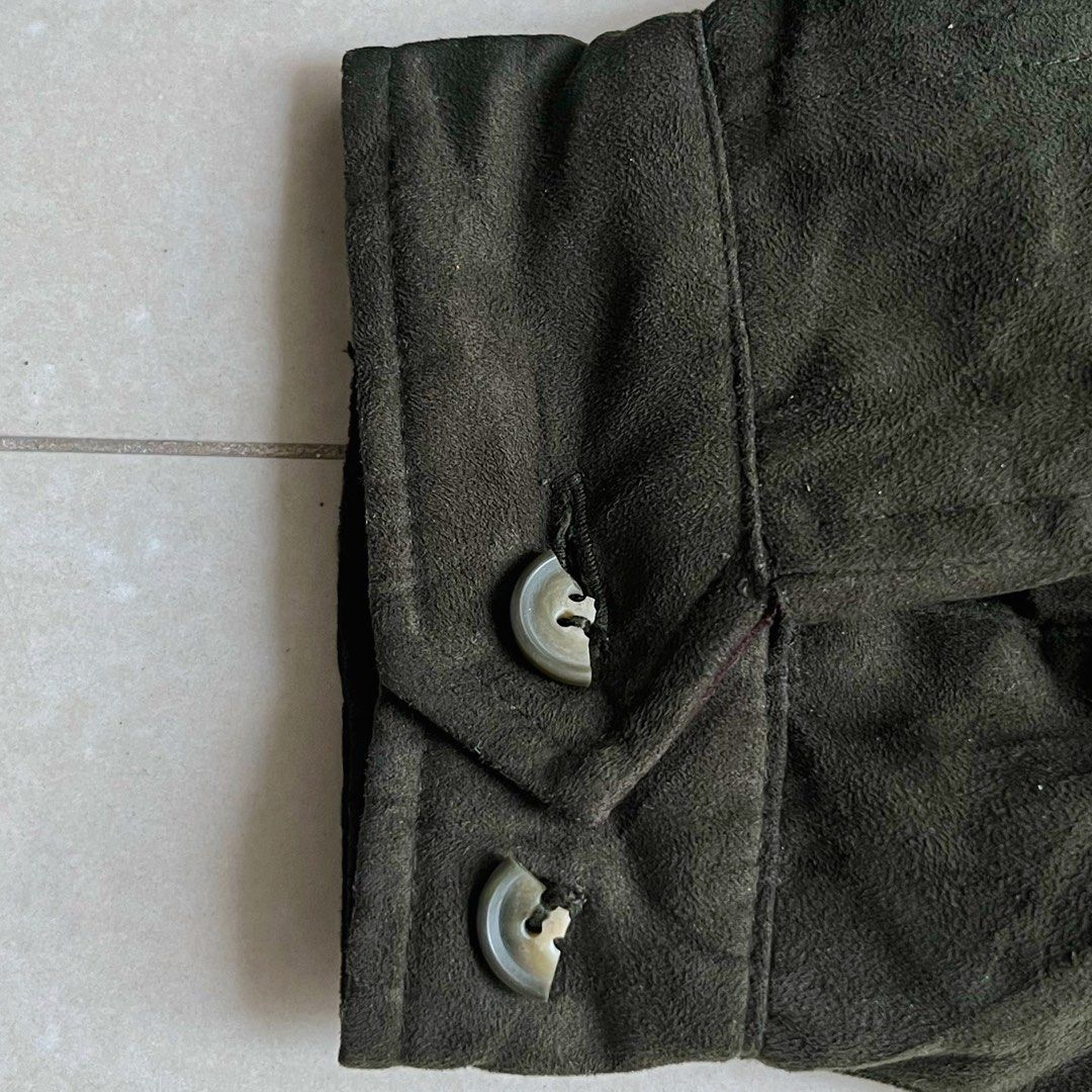 Van Heusen Suede Harrington Jacket (Category: Coats, Jackets and Outerwear) located in Los Banos. Submitted by theoldgoods_ (Listing ID 1464936421, Image 3). Description: Van Heusen Suede Harrington L on tag Moss Green (See pictures for issue) W: 25 inches L: 27 inchew Leg opening: 11.5 inches 750 pesos + shipping fee MOP: Gcash (payment first).