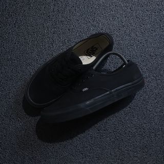 (Category: ) located in . Submitted by sapatos_series (Listing ID 1464929921, Image 1). Description: .