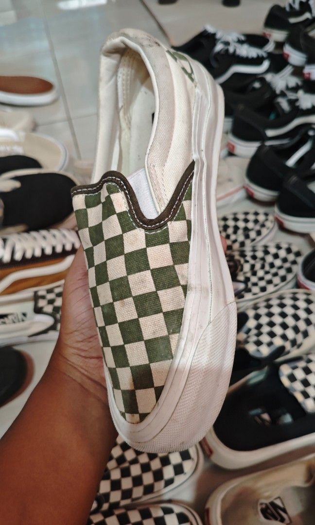 Vans cb slip on (Category: Sneakers) located in Sultan Kudarat. Submitted by thrifted01 (Listing ID 1464903981, Image 2). Description: us6.5 womens issue my pinhole sa front fix loc mindanao.