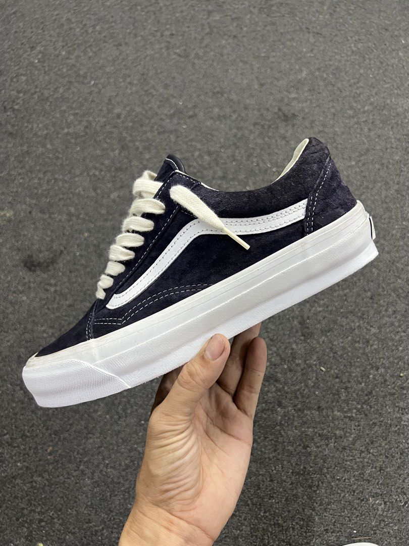Vans Old Skool 36 LX/Vault (Category: Sneakers) located in Bacolod City. Submitted by novymae23 (Listing ID 1464812507, Image 3). Description: Vans Old Skool 36 LX/Vault Pig Suede 'Baritone Blue' Size 8.5 As New .