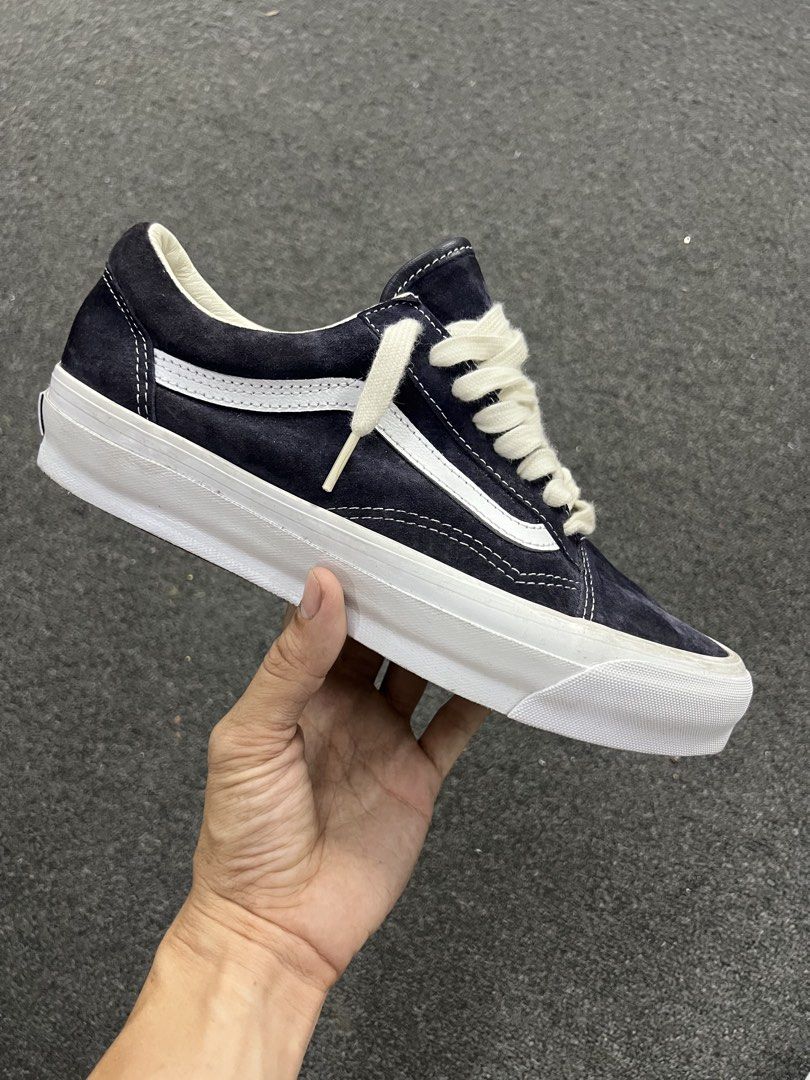 Vans Old Skool 36 LX/Vault (Category: Sneakers) located in Bacolod City. Submitted by novymae23 (Listing ID 1464812507, Image 2). Description: Vans Old Skool 36 LX/Vault Pig Suede 'Baritone Blue' Size 8.5 As New .