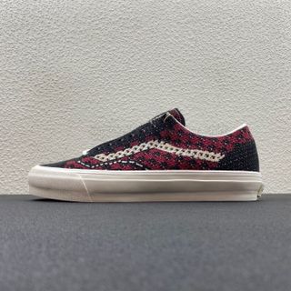 (Category: ) located in . Submitted by pickplanet_sneaker_shirt (Listing ID 1464776005, Image 1). Description: .
