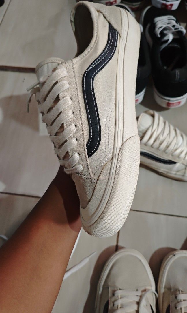 Vans os marshmallow (Category: Sneakers) located in Sultan Kudarat. Submitted by thrifted01 (Listing ID 1464902177, Image 2). Description: us7 mens loc mindanao.