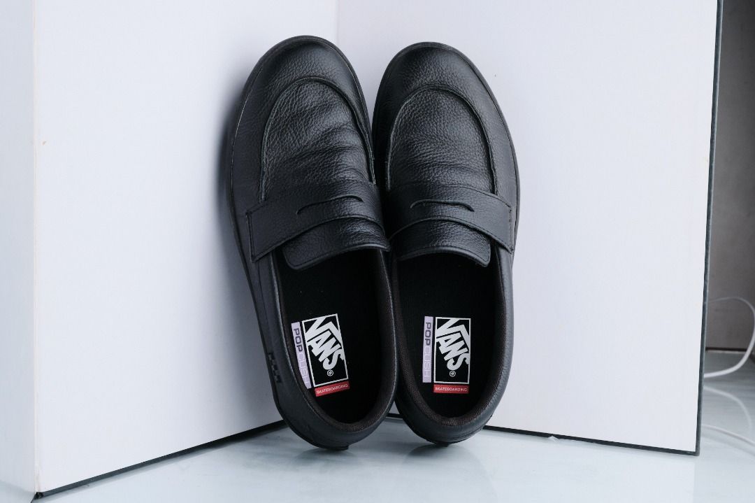 Vans Skate Loafer size 9.5 (authentic) READ DESCRIPTION or no reply. (Category: Casual Shoes) located in Cebu City. Submitted by edlimceb (Listing ID 1464871381, Image 1). Description: Vans Skate Loafer size 9.5 (authentic) READ DESCRIPTION or no reply. ₱3,500 Not negotiable, no last price Pickup at JY square only Size 9.5 US Purchased in Apr2026, Vans Ayala CBP, at almost 7k. - used a few times only - not my type of shoe - just a bit dusty RFS n