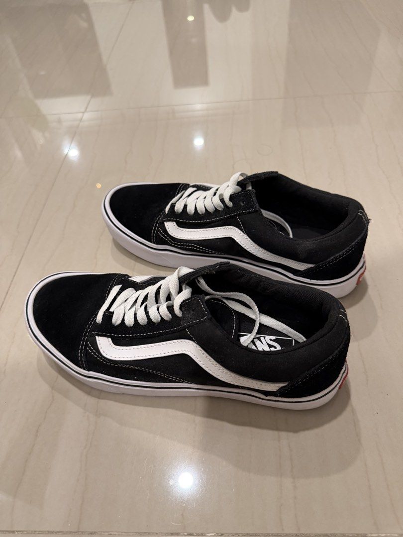 Vans Skate Shoes (Category: Sneakers) located in Malasiqui. Submitted by jeffrey89ers (Listing ID 1464889658, Image 1). Description: Bought in Abu Dhabi, UAE Free shipping Genuine original from Vans store.