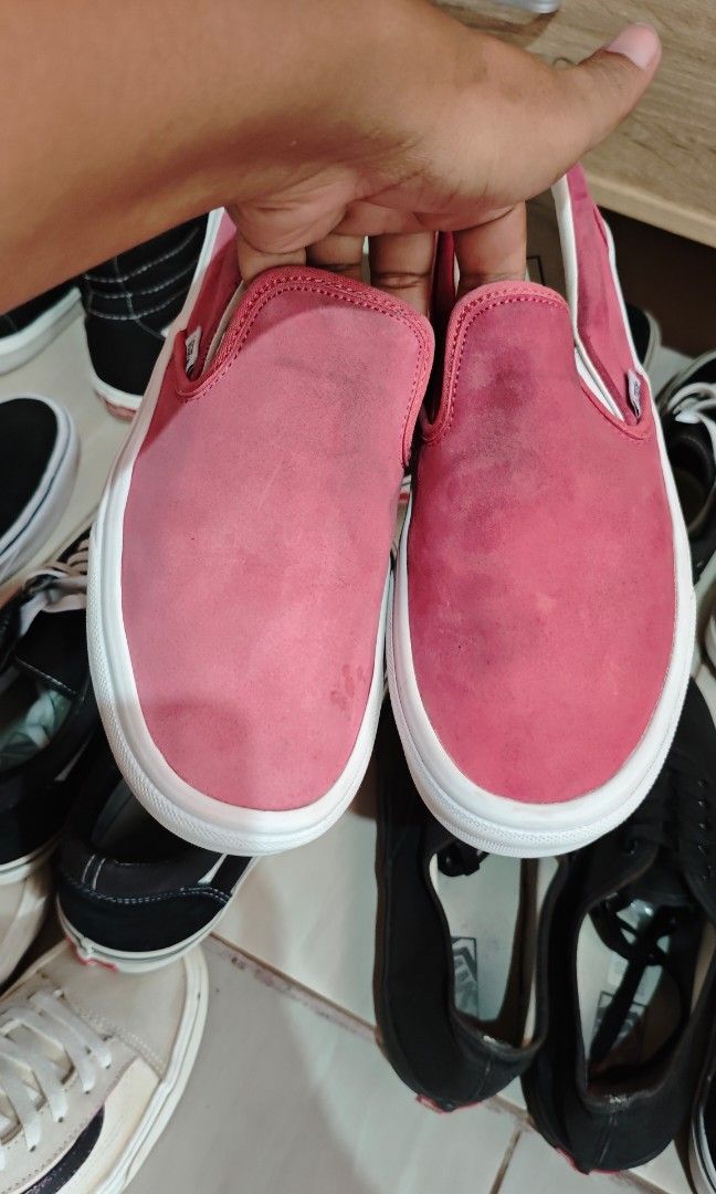 Vans slip on (Category: Sneakers) located in Sultan Kudarat. Submitted by thrifted01 (Listing ID 1464899739, Image 3). Description: us8.5 mens loc mindanao.