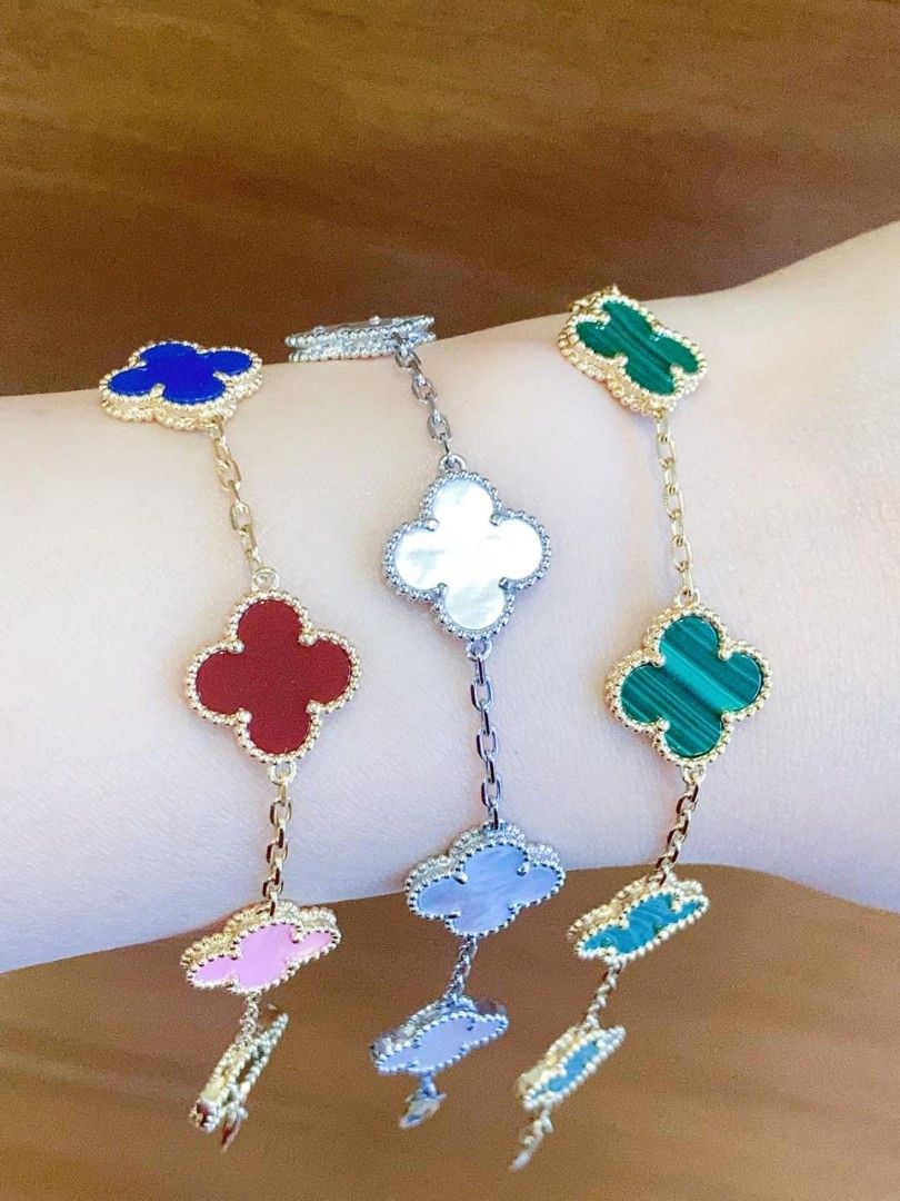 vca bracelet 18k gold hk setting (Category: Bracelets) located in Manila. Submitted by primejewelry (Listing ID 1464775088, Image 2). Description: .