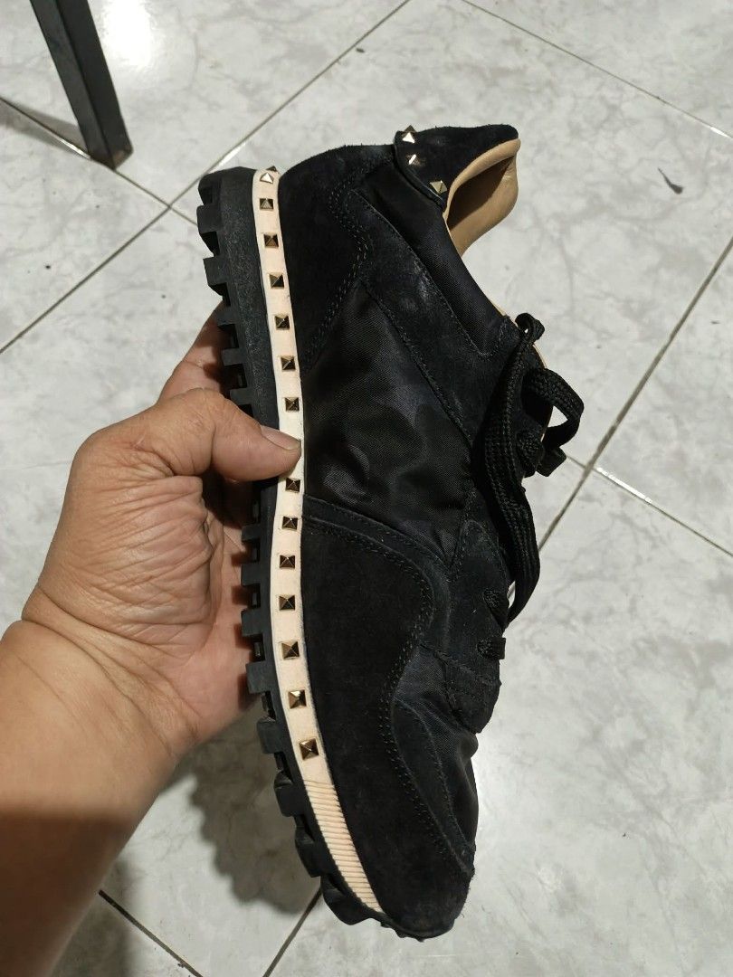 Velentino Garavani (Category: Sneakers & Footwear) located in Bacolod City. Submitted by johnthrift (Listing ID 1464800630, Image 3). Description: Valentino Garavani In excellent condition Size 41 Dm me.