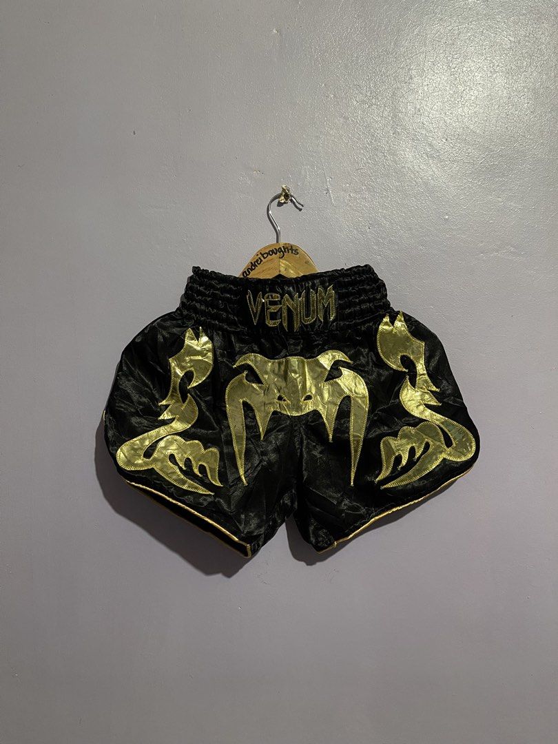 VENUM Muay Thai Shorts (Category: Shorts) located in Angeles City. Submitted by andreiboughts (Listing ID 1464866011, Image 1). Description: Length: 14 Waist: 22-30 Condition: 9/10 Color rate: 9/10 Issue (s): sign of usage on design Complete Tags ✅ Medium on tag.