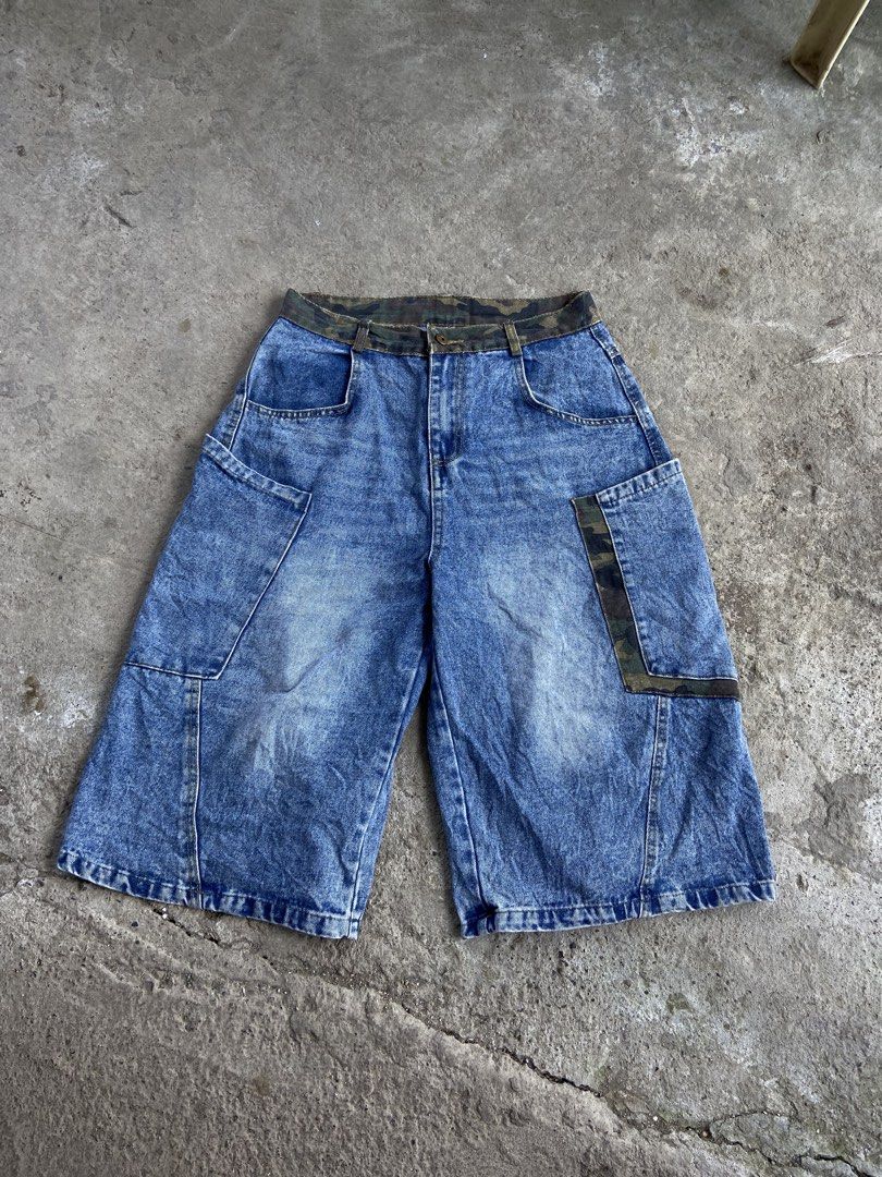 Verblee Acid Jorts Big Pocket (Category: Shorts) located in Cavite. Submitted by abasolo_jv (Listing ID 1464291525, Image 1). Description: Excellent Condition 10/10 Color Rate No issues No Flaws m on tag 32-33 Ganda nito pang porma fresh from bale paunahan nalang po offer lang po .