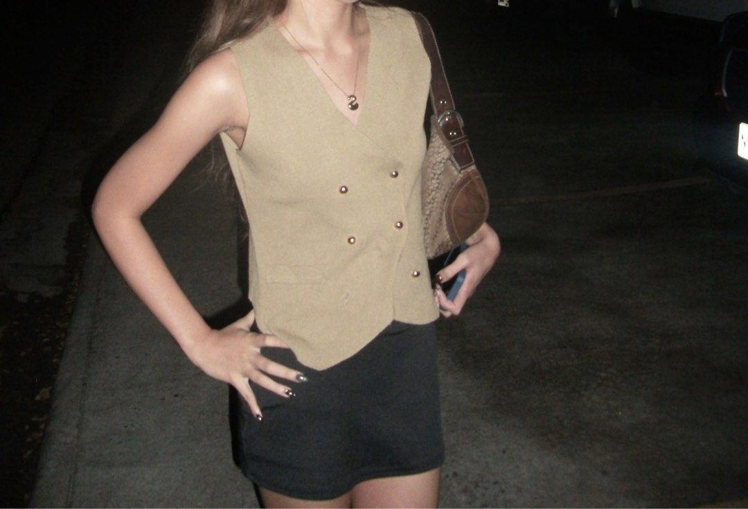 Vest Blouse (Category: Blouses) located in Marikina City. Submitted by prelovedbyshams.sy (Listing ID 1464924280, Image 1). Description: .