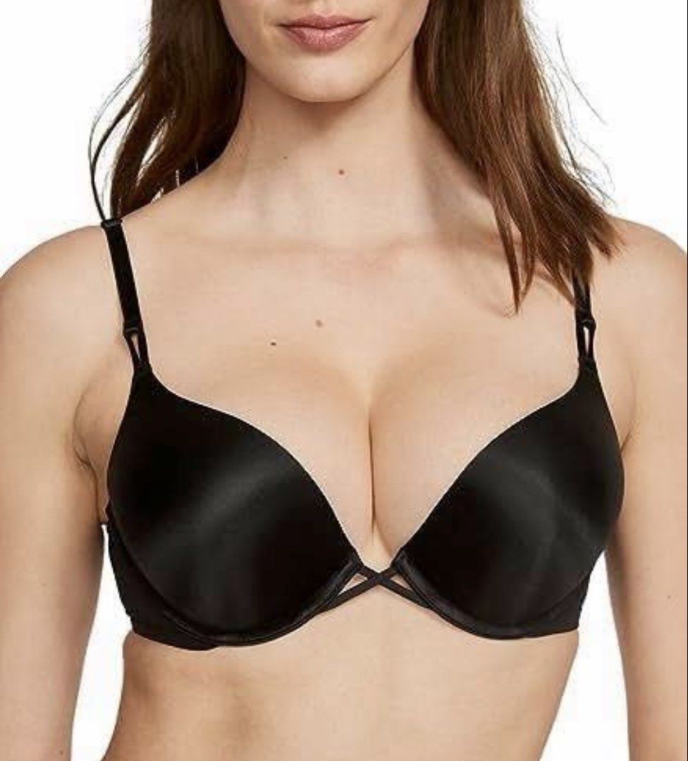 Victoria’s Secret Bombshell Plunge Push-up (Category: Undergarments & Loungewear) located in Manila. Submitted by prelovedbyjana (Listing ID 1464819248, Image 1). Description: Size 36C / C80 Bnew no tag Rfs: pasalubong from states and wrong size (im cup B) Dm for more pics & details Comes w paper bag .