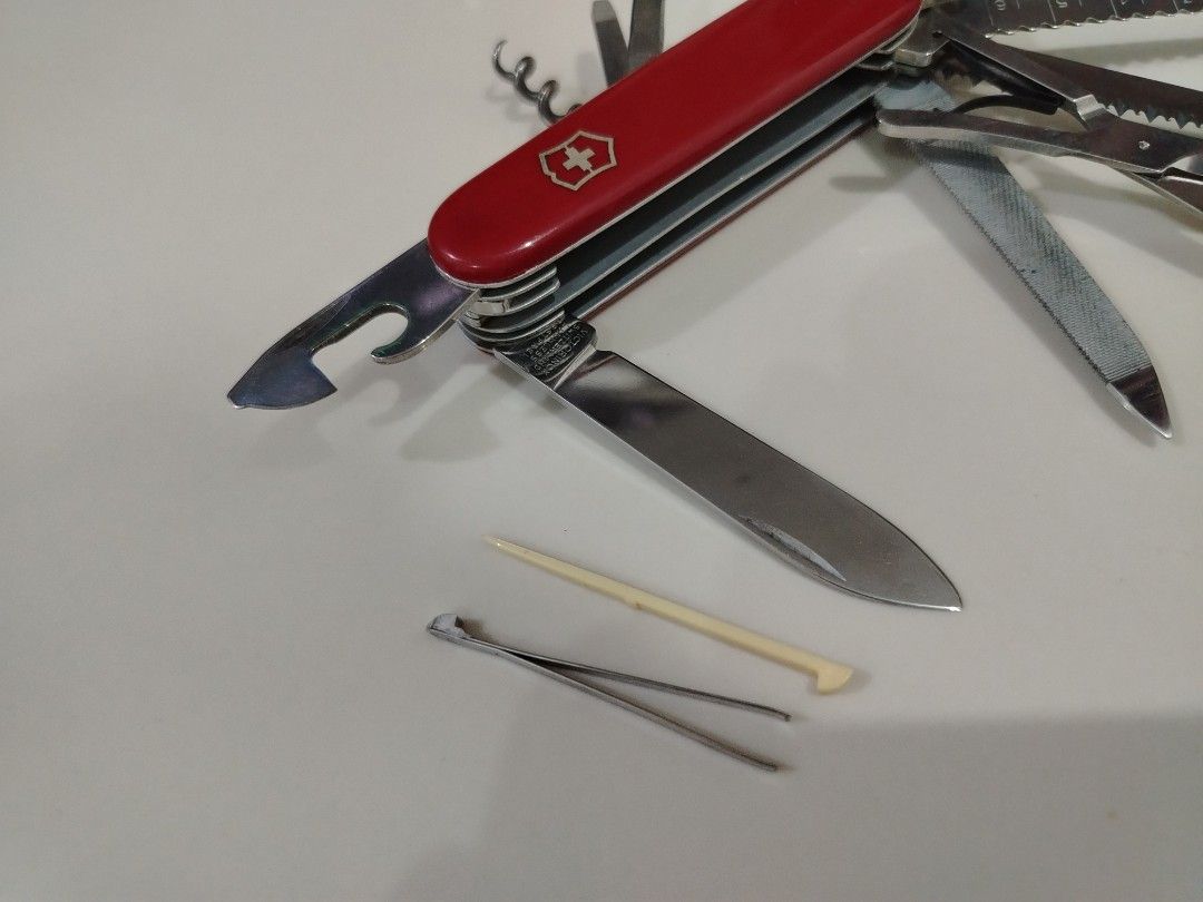 Victorinox Handyman vintage (Category: Hiking & Camping) located in Manila. Submitted by goldenking0 (Listing ID 1464951621, Image 2). Description: 9.5/10 condition.