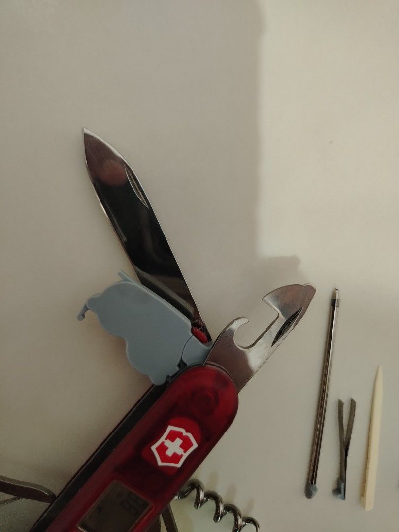 Victorinox Traveller lite (Category: Knives & Chopping Boards) located in Manila. Submitted by goldenking0 (Listing ID 1464952861, Image 2). Description: bnew no box.