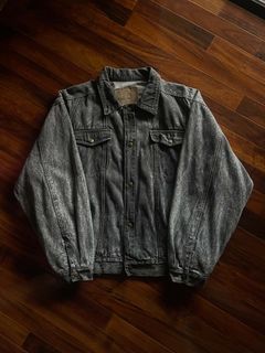 (Category: ) located in . Submitted by reclaimedculture_thrift2 (Listing ID 1464860906, Image 1). Description: .