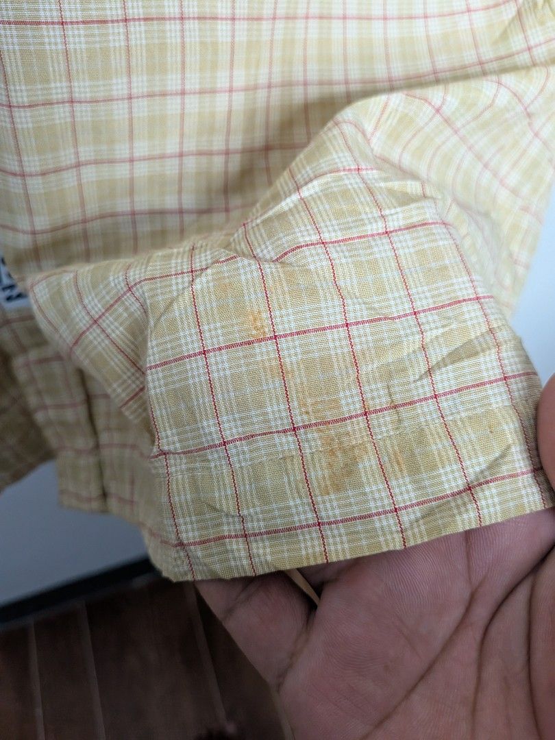 Vintage Billabong Buttondown (Category: Tshirts & Polo Shirts ) located in Paniqui. Submitted by fndrs.kprs.ph (Listing ID 1464901886, Image 2). Description: Vintage Billabong Polo Size on tag: XL 26x30 Color rate: 9.5/10 Condition: 9.5/10 Issue: Washable stain.