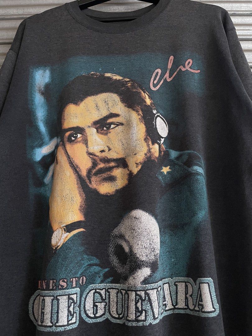 Vintage boot Che guevara shirt (Category: Tshirts & Polo Shirts ) located in Binangonan. Submitted by godnika (Listing ID 1464855410, Image 2). Description: Vintage asian bootleg che guevara Cut tag / Large 21.5’27 / minor flaw.