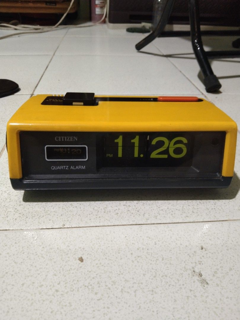 Vintage citizen flip clock (Category: Looking For) located in Caloocan City. Submitted by noeld316982578 (Listing ID 1464847670, Image 2). Description: pm sa my gusto working Taguig location.