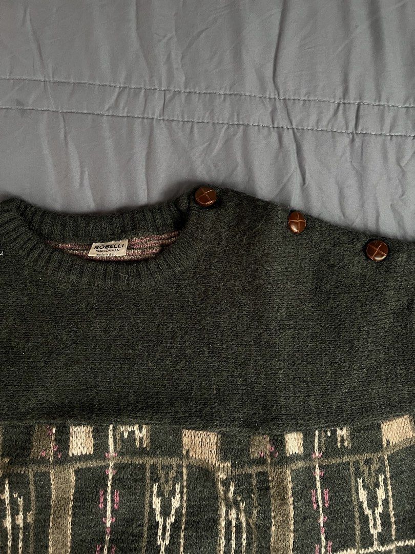 Vintage Knitted Sweater Robelli (Category: Coats, Jackets and Outerwear) located in Muntinlupa City. Submitted by coolthrifto (Listing ID 1464773782, Image 2). Description: Made in Italy Length: 26 Width: 23 Issues: none Knitted wool sweater.