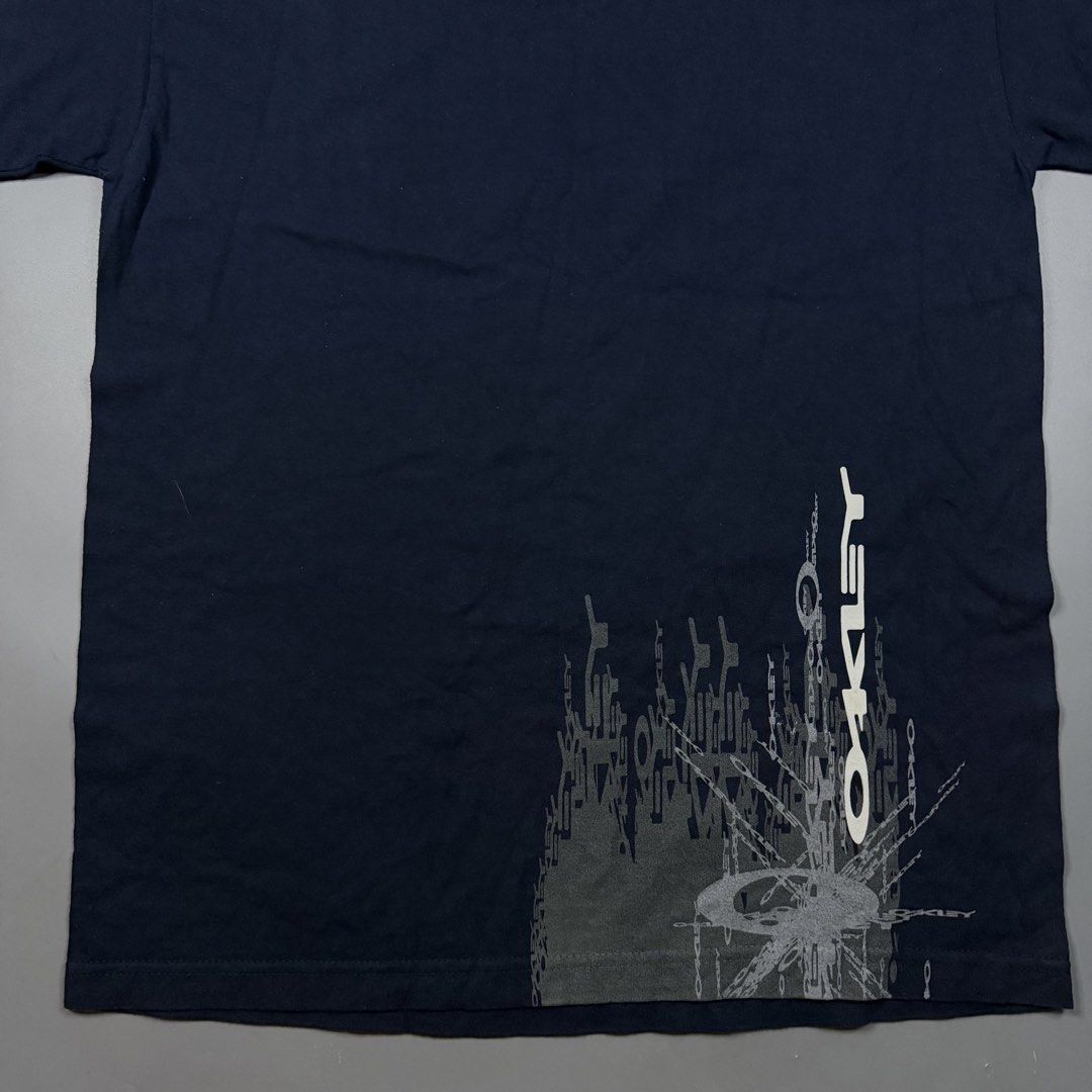 (Vintage) Oakley - Shirt (Category: Tshirts & Polo Shirts ) located in Paranaque City. Submitted by millennial_goodz (Listing ID 1464891277, Image 3). Description: WTS (Vintage) Oakley - Shirt Size Large - 21" / 30" Excellent condition Vintage P1,499 only DM.