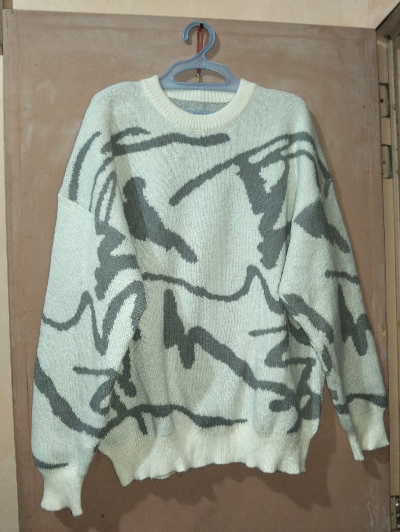 Vintage patterned Mix knitted vest Sweater (Category: Vests) located in Caloocan City. Submitted by girlshopmcollection (Listing ID 1464940729, Image 3). Description: - Color: Green and blue with earthy tones - Design: Geometric and star patterns - Neckline: V-neck with button-up front closure - Details: Ribbed trim on armholes, neckline, and hem - Style: Perfect layering piece for cooler weather.