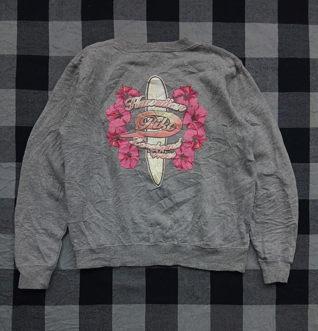 Vintage Piko surf wear (Category: Coats, Jackets and Outerwear) located in Polomolok. Submitted by timog_high_ice (Listing ID 1464805099, Image 3). Description: - Size Medium on tag - Width 19.5 - Length 21.5 - Minimal Hairline Ang Ganda nito ❤️.