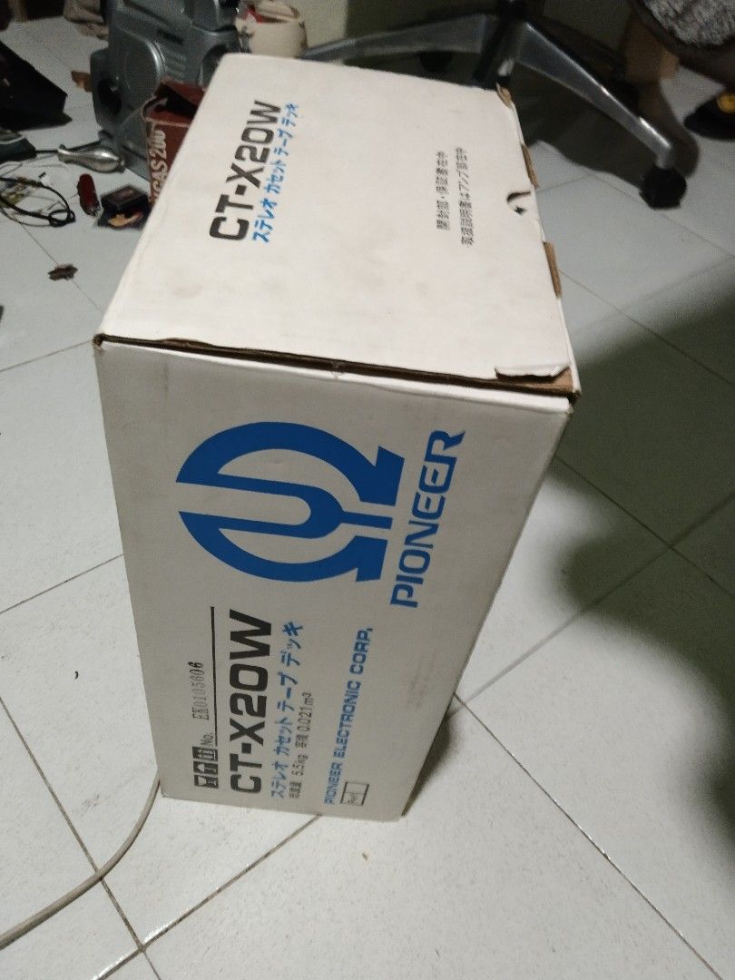 Vintage pioneer amplifier and cassette deck (Category: Looking For) located in Caloocan City. Submitted by noeld316982578 (Listing ID 1464847953, Image 2). Description: pm sa my gusto working nakabox pa 110v.