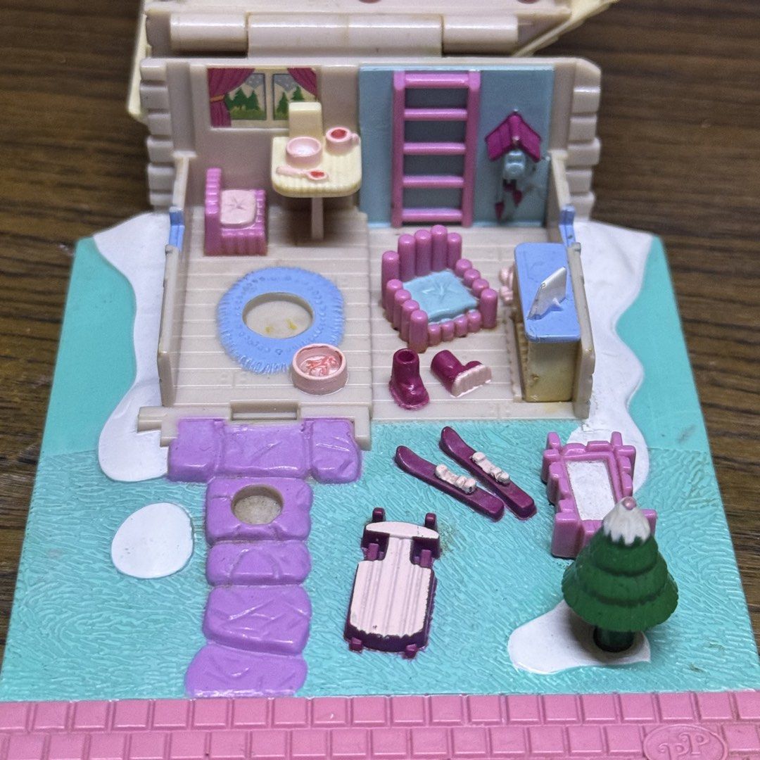 vintage polly pocket original (no figures) (Category: Vintage Collectibles) located in Mandaluyong City. Submitted by snowluna (Listing ID 1464808067, Image 3). Description: • original polly pocket • no figures mop: gcash mod: J&T.
