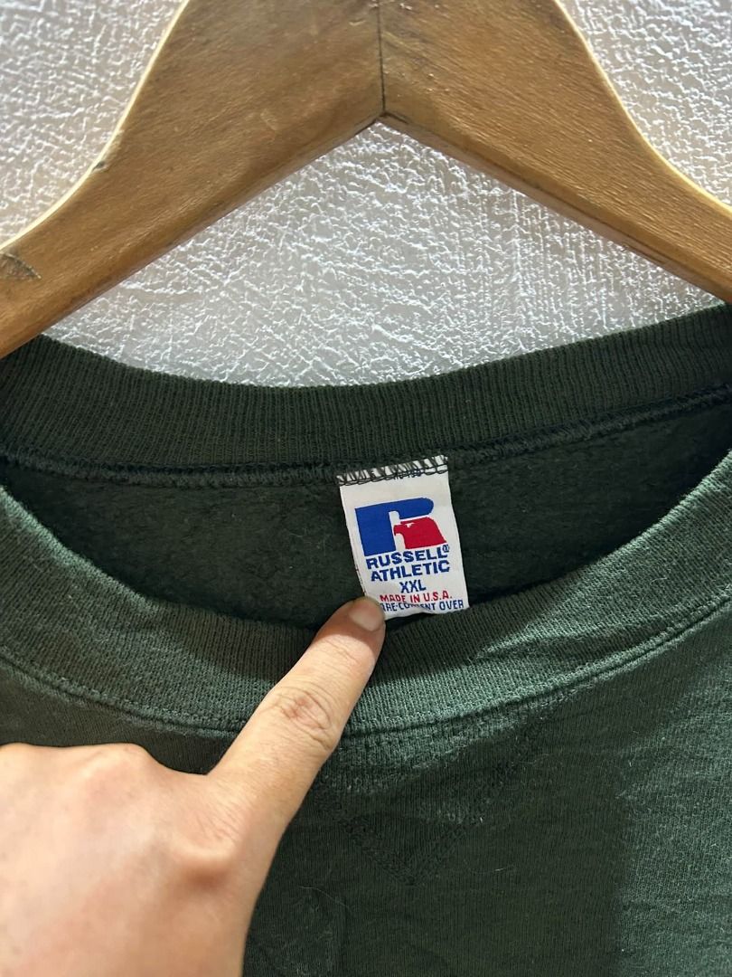 VINTAGE RUSSEL ATH (Category: Coats, Jackets and Outerwear) located in Caloocan City. Submitted by j3ngsanity (Listing ID 1464898154, Image 3). Description: NO ISSUE .