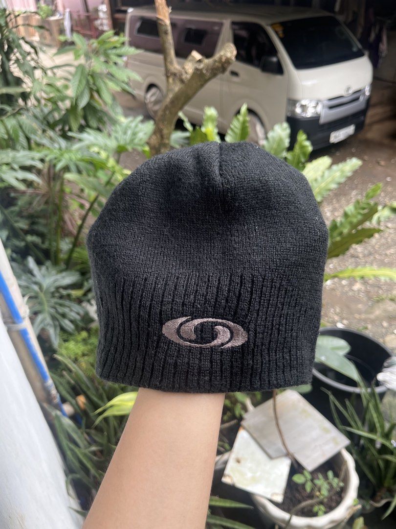 Vintage Salomon Beanie (Category: Beanies) located in Quezon City. Submitted by yaboypong (Listing ID 1464815874, Image 1). Description: OSFA Embroidered Logo Negotiable.