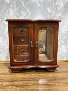 (Category: ) located in . Submitted by chebvintagedepot (Listing ID 1464832068, Image 1). Description: .