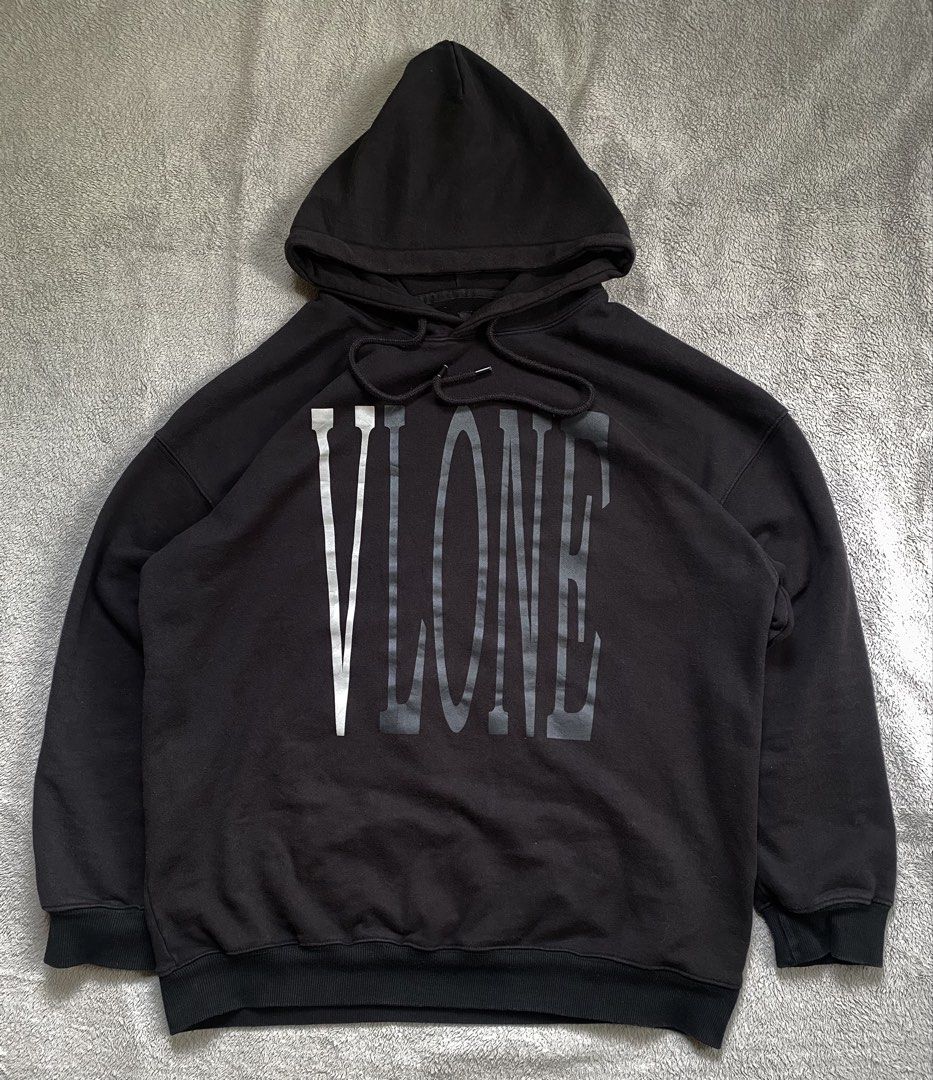 VLONE STAPLE 3M V LOGO (Category: Coats, Jackets and Outerwear) located in Dalaguete. Submitted by mrthrift. (Listing ID 1464806027, Image 1). Description: DIMES 24x27.