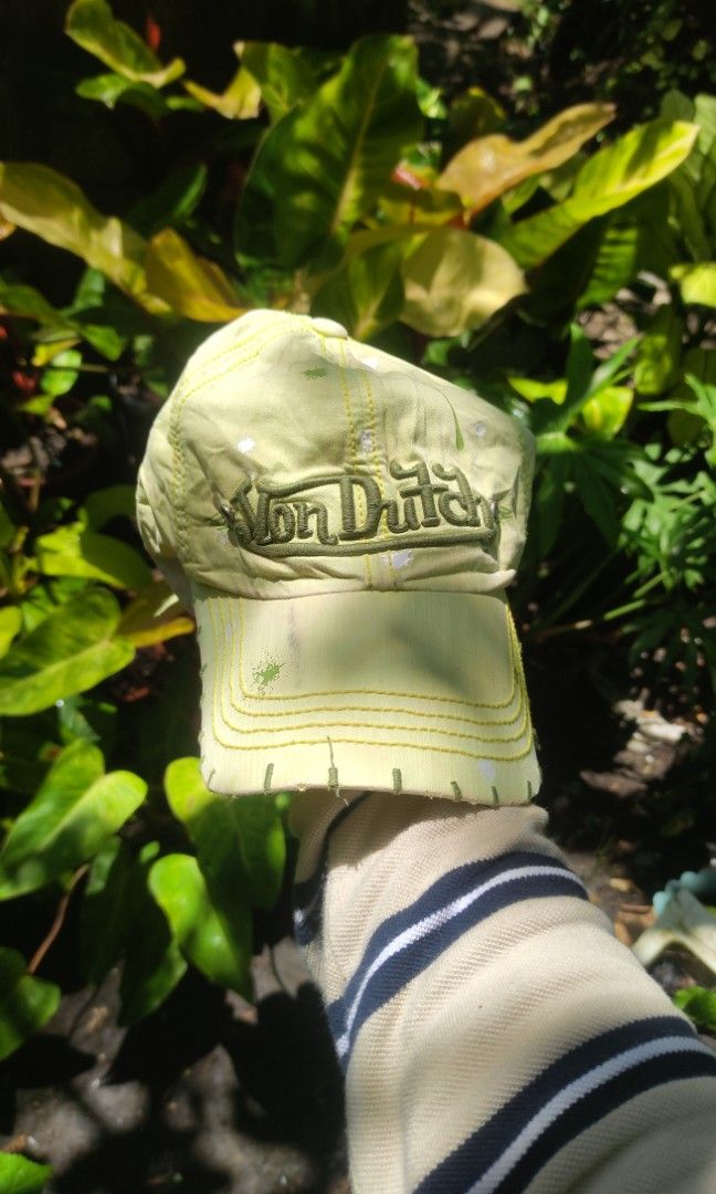 VON DUTCH 2000's DISTRESS BASEBALL CAP (Category: Caps & Hats) located in Ilog. Submitted by ea__thrift (Listing ID 1464797009, Image 1). Description: .