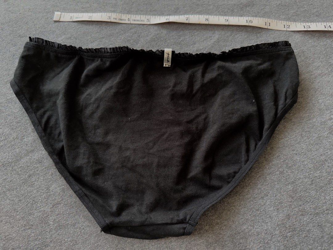 vs pink black panty M (Category: Undergarments & Loungewear) located in San Jose. Submitted by 99ners (Listing ID 1464775758, Image 2). Description: .