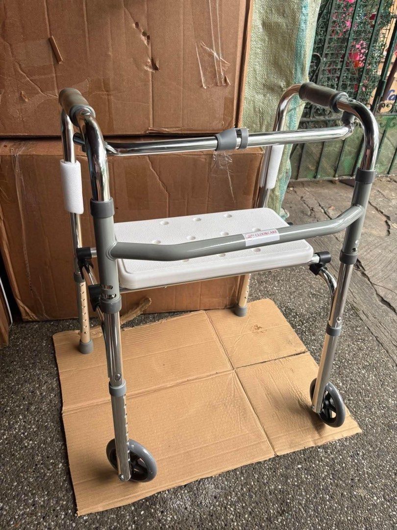 Walker with wheels and seat (Category: Medical Supplies & Tools) located in Quezon City. Submitted by indaytals (Listing ID 1464946518, Image 1). Description: Onhand Pick up Deliver Lalamove.