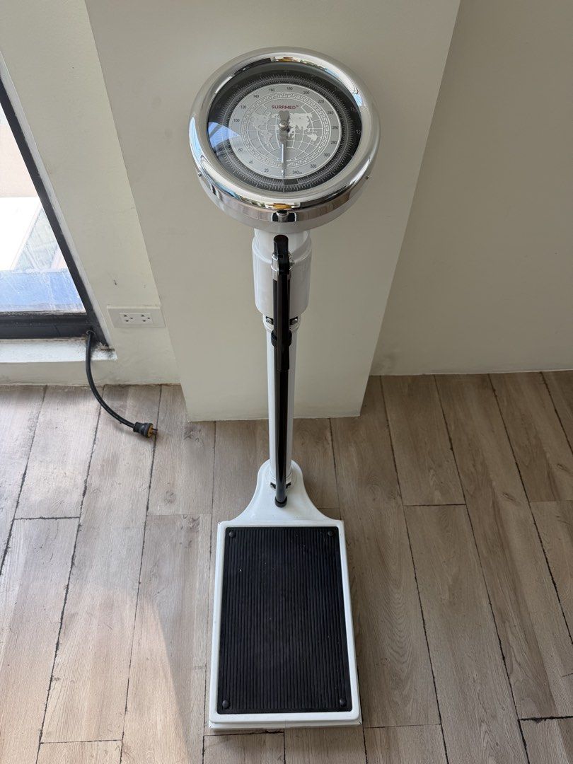 Weighing scale dial type (Category: Medical Supplies & Tools) located in Quezon City. Submitted by indaytals (Listing ID 1464947269, Image 1). Description: Weighing scale dial type.