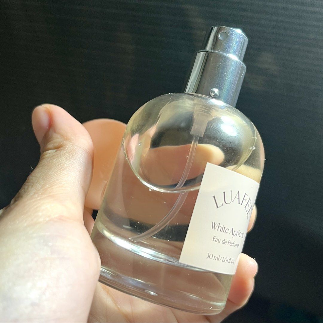 white apricot 30ml luafee body mist perfume (Category: Fragrance & Deodorants) located in Manila. Submitted by whiteforesttea178 (Listing ID 1464887210, Image 2). Description: see pics for juice level bought for 2k from korea White Apricot A bright and juicy fruity fragrance inspired by sun-warmed apricot and peach. Sweet notes are softly blended with floral and warm musk, creating a feminine and cozy daily scent. Key Notes: Peach, Apricot, Jasmi