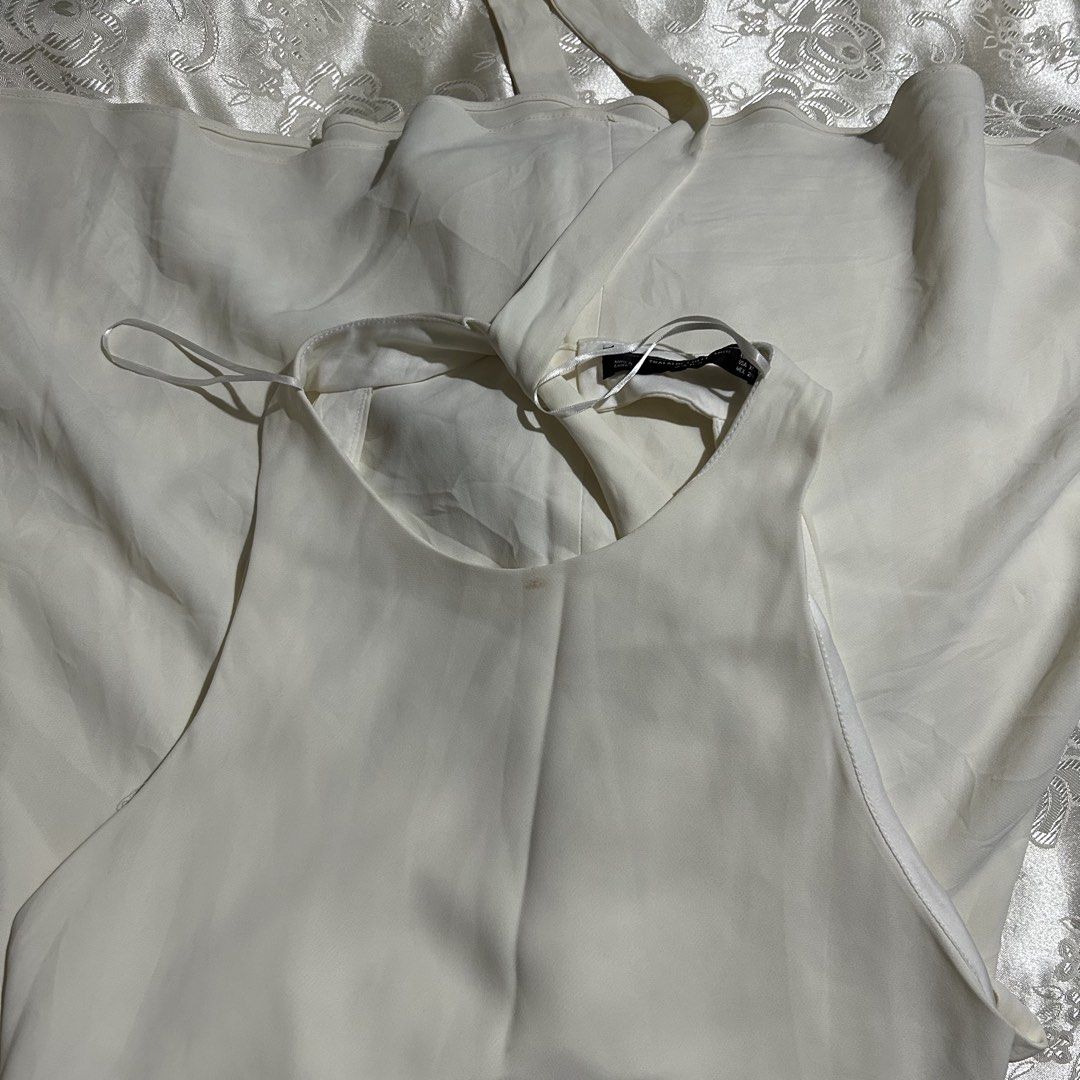 White Backless Dress (Category: Dresses) located in Manila. Submitted by hvscloset (Listing ID 1464876506, Image 1). Description: .
