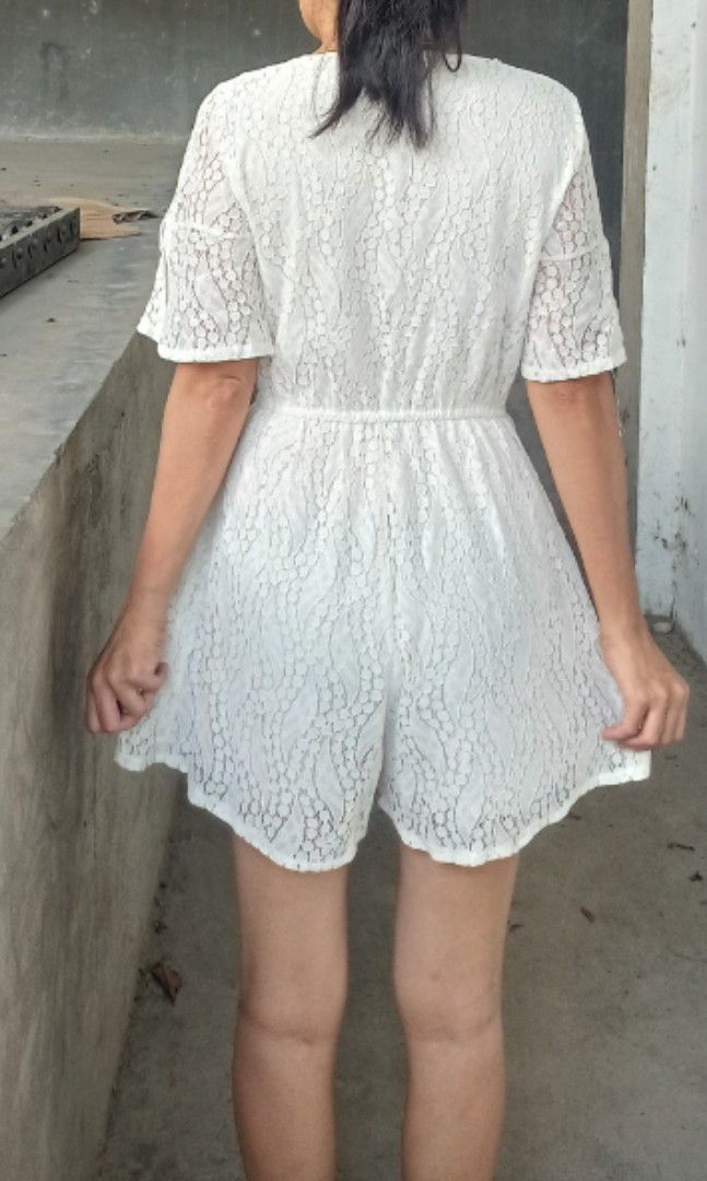 White lace jumpshort (Category: Jumpsuits) located in Davao. Submitted by kannikasok1987 (Listing ID 1464782011, Image 2). Description: Wd inner lining Bust 36 Waist 26-28 (garterize) L 32 good as new.
