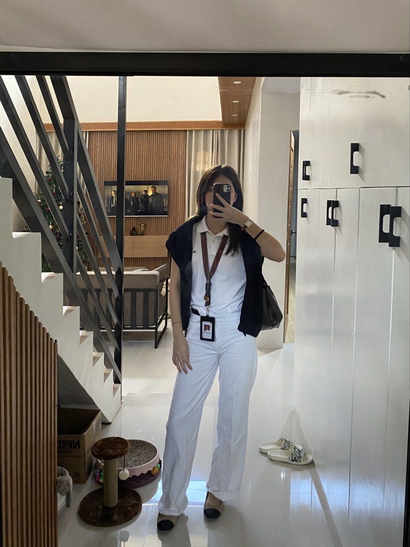 White Straight Leg Denim Jeans (Category: Jeans) located in Manila. Submitted by augustine__ (Listing ID 1464841577, Image 3). Description: - Color: Crisp white - Cut: Straight leg - Waist: High rise with button closure - Condition: Worn a few times, washes well, retains shape - Fit: True to size, regular length - Style: Versatile basic piece.