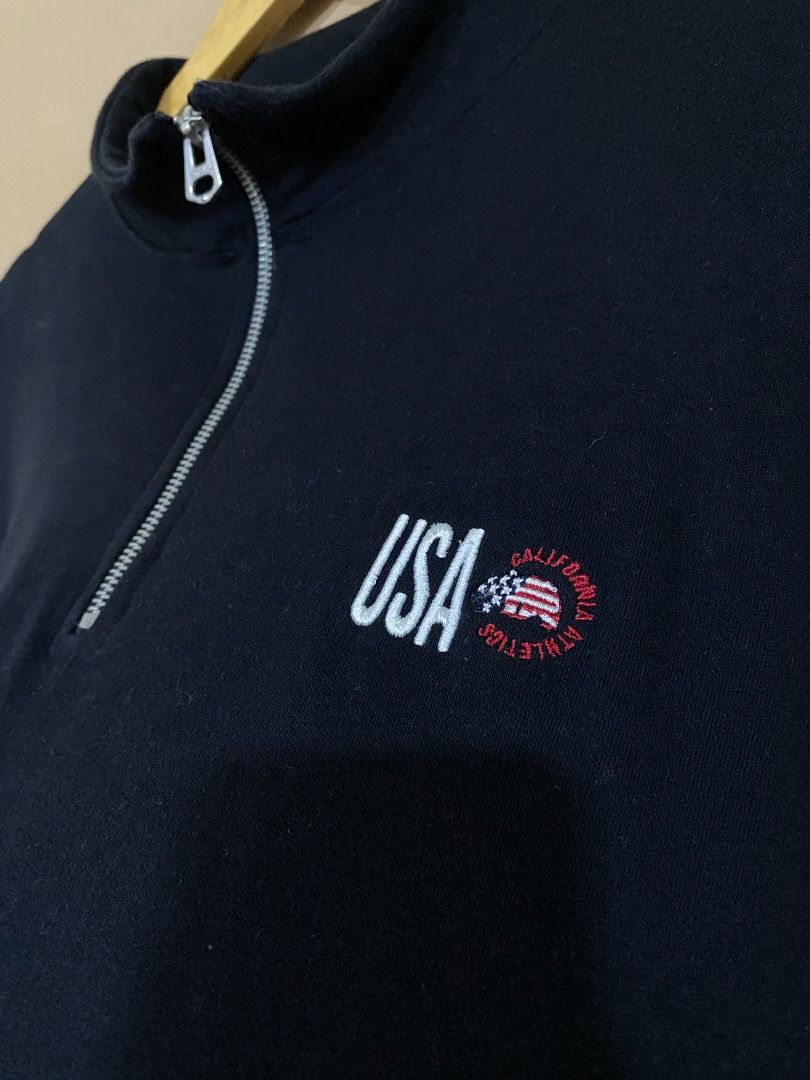 WHO.A.U Half Zip Black Sweatshirt (Category: Coats, Jackets and Outerwear) located in Cadiz. Submitted by thespotcdz (Listing ID 1464806358, Image 2). Description: Medium tag Fits Large 21.5 x 27.5 9.5/10 rate w/ cracks on back print 280 + sf.