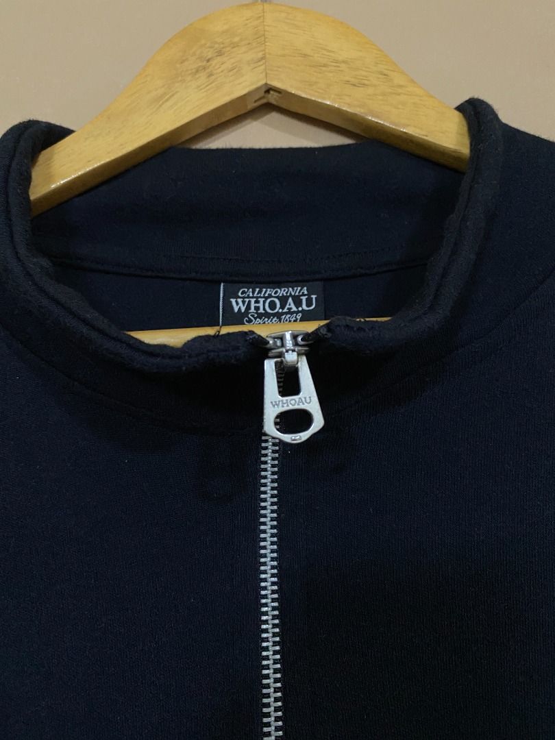 WHO.A.U Half Zip Black Sweatshirt (Category: Coats, Jackets and Outerwear) located in Cadiz. Submitted by thespotcdz (Listing ID 1464806358, Image 3). Description: Medium tag Fits Large 21.5 x 27.5 9.5/10 rate w/ cracks on back print 280 + sf.
