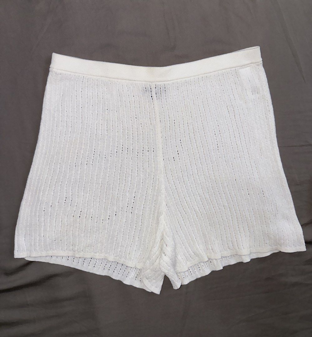 Wild Fable White Knit Shorts Size M (Category: Shorts) located in Santa Ana. Submitted by fatikilla (Listing ID 1464819039, Image 1). Description: - Brand: Wild Fable - Size: M - Color: White - Material: Open knit striped pattern (light and airy) - Features: Comfortable elastic waistband - Condition: Clean and well-maintained - Perfect for: Casual wear, warm weather, or beach days.