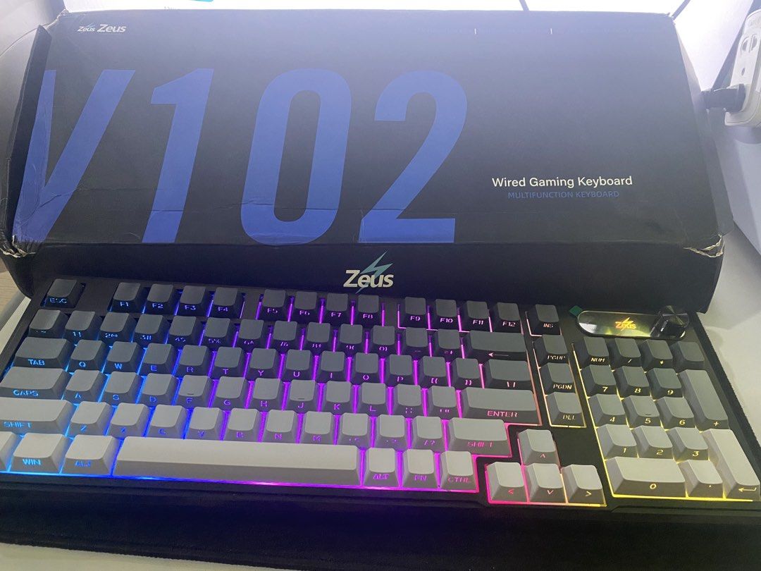 WIRED GAMING KEYBOARD (Category: Computer Keyboard) located in Pasay City. Submitted by jimbethcer22999 (Listing ID 1464873440, Image 1). Description: ✨WIRED GAMING KEYBOARD✨ BRAND: ZEUS V102 ANG GANDAAAA 800 only! brandnew yan box lang nayupii ready to pick up/lalamove shoppee check out (payment first) PM PM PM PM!📨.