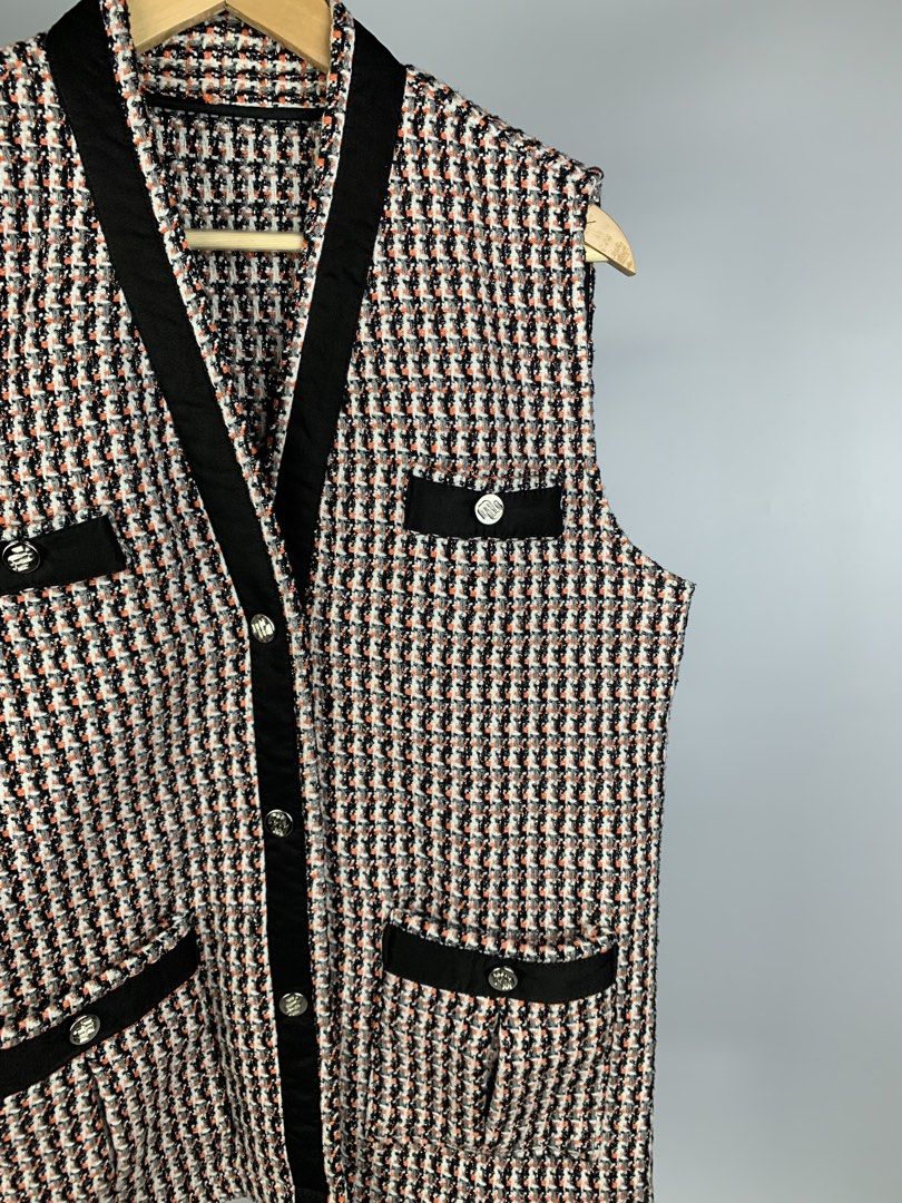 Womens - Maje Tweed Pattern Vest Jacket (Category: Coats, Jackets and Outerwear) located in Bacolod City. Submitted by mixedgarmzbcd (Listing ID 1464894821, Image 3). Description: •Excellent Condition •Color rate 9.5/10 •Tagged: 3 Width: 19.5 Length: 27 •Flaw: Missing main tag only.